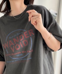 Java（ジャバ）の「《JaVaジャバコラボ》配色で遊ぶ!大人カジュアルの決定版。綿100%ツアーロゴTシャツ (半袖)（Tシャツ/カットソー）」