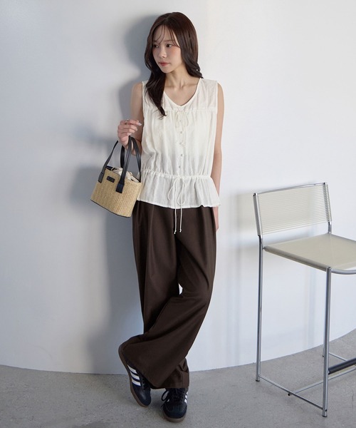 CHAN ME(チャンミ)の「フロントリボンノースリーブブラウス(シャツ/ブラウス・レディース・アイボリー/ブルー/ブラック・LARGE/MEDIUM/X-LARGE)」の5枚目の写真