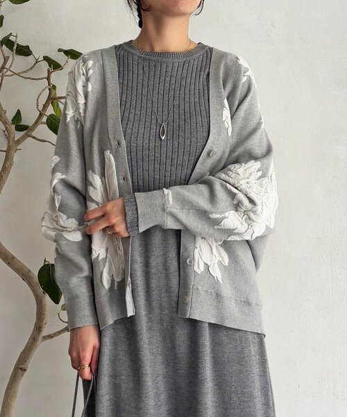 un dix cors（アンディコール）の「花柄カーディガン（カーディガン/ボレロ・レディース・ホワイト系その他/ブラック/グレー・FREE）」の3枚目の写真