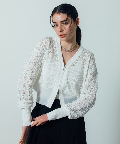 CITY TOKYO（シティトウキョウ）の「【CITY TOKYO/シティートウキョウ】Lace Sleeve Zip Cardigan（カーディガン/ボレロ・レディース・ブラック/ホワイト・FREE）」の2枚目の写真