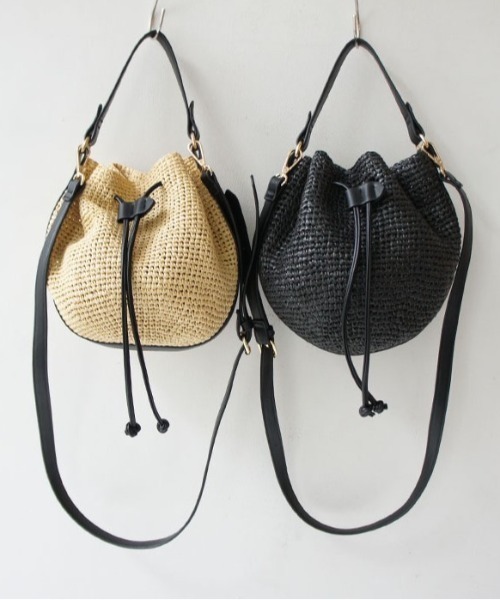 CACHELLIE（カシェリエ）の「PP RAFFIA 2WAY SHOULDER（ショルダーバッグ・レディース・ナチュラル/ブラック・FREE）」の10枚目の写真