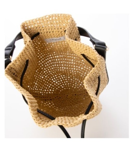 CACHELLIE（カシェリエ）の「PP RAFFIA 2WAY SHOULDER（ショルダーバッグ・レディース・ナチュラル/ブラック・FREE）」の6枚目の写真