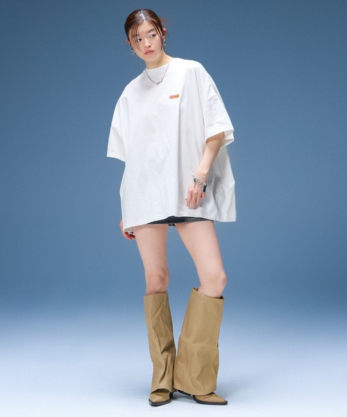 X-girl（エックスガール）の「CIRCLE LOGO AND FACE S/S BIG TEE DRESS（ワンピース・レディース・ブラック/ホワイト・S/M）」の4枚目の写真