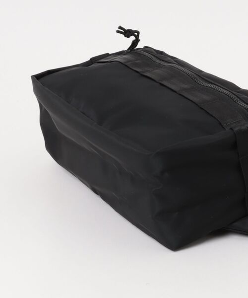 NEW ERA（ニューエラ）の「【NEW ERA/ニューエラ】スクエア ウエストバッグ 7L ナイロンツイル ブラック（ボディバッグ/ウエストポーチ・メンズ・ブラック・FREE）」の3枚目の写真