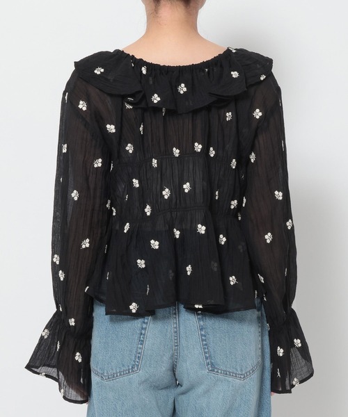 LOWRYS FARM（ローリーズファーム）の「ヨウリュウシシュウブラウス 663971（シャツ/ブラウス・レディース・アイボリー/ブラック・FREE）」の6枚目の写真