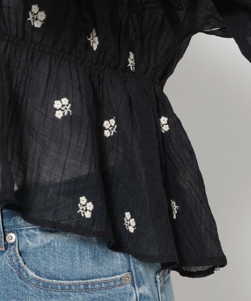 LOWRYS FARM（ローリーズファーム）の「ヨウリュウシシュウブラウス 663971（シャツ/ブラウス・レディース・アイボリー/ブラック・FREE）」の9枚目の写真