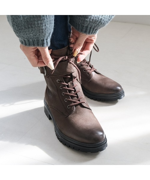 Pointer(shoes)(ポインター)の「【本革】 3.5セcmショートブーツ / ベルト付きレースアップブーツ(ブーツ・レディース・ブラック/ダークブラウン・36/37/38/39/40)」の19枚目の写真