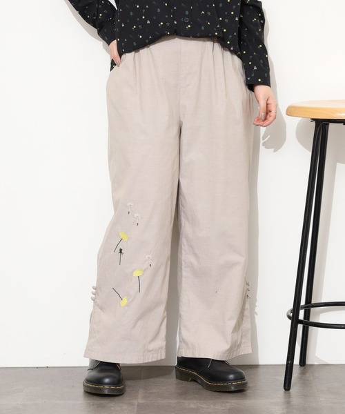 Emago（イマゴ）の「EMAGO たんぽぽ刺繍ﾃｰﾊﾟｰﾄﾞﾊﾟﾝﾂ（その他パンツ・レディース・アイボリー/ブラック/ネイビー・FREE）」の7枚目の写真