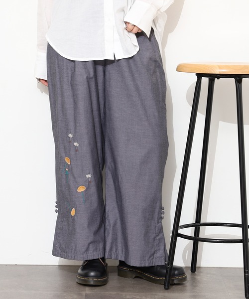 Emago（イマゴ）の「EMAGO たんぽぽ刺繍ﾃｰﾊﾟｰﾄﾞﾊﾟﾝﾂ（その他パンツ・レディース・アイボリー/ブラック/ネイビー・FREE）」の11枚目の写真