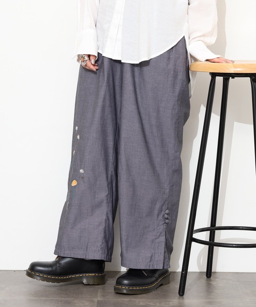 Emago（イマゴ）の「EMAGO たんぽぽ刺繍ﾃｰﾊﾟｰﾄﾞﾊﾟﾝﾂ（その他パンツ・レディース・アイボリー/ブラック/ネイビー・FREE）」の13枚目の写真