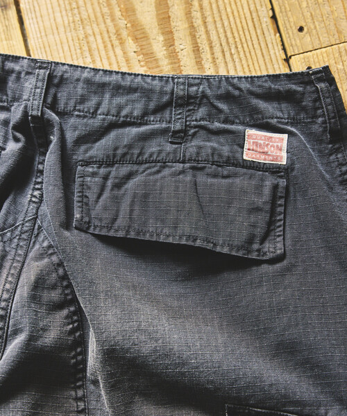 HINSON（ヒンソン）の「HINSON/ヒンソン 6Pkt Pants/6ポケット フェード加工 カーゴパンツ（カーゴパンツ・メンズ・オリーブ/ブラック・SMALL/MEDIUM/LARGE）」の15枚目の写真