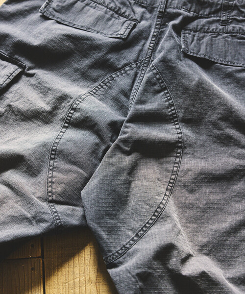 HINSON（ヒンソン）の「HINSON/ヒンソン 6Pkt Pants/6ポケット フェード加工 カーゴパンツ（カーゴパンツ・メンズ・オリーブ/ブラック・SMALL/MEDIUM/LARGE）」の17枚目の写真