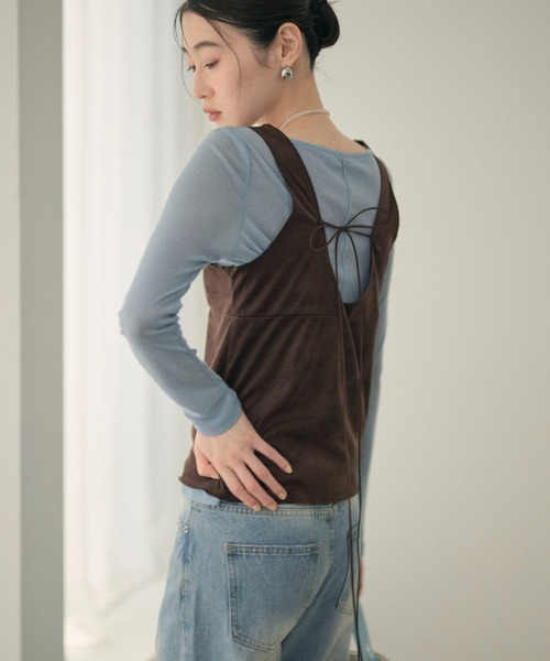 LAULEN(ローレン)の「suede like cache coeur back ribbon vest /スエード調カシュクールバックリボンベスト(ベスト・レディース・ブラウン/グレイッシュベージュ・FREE)」の2枚目の写真