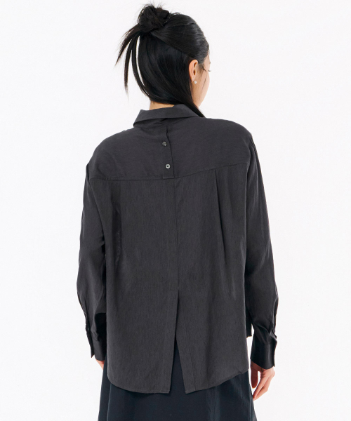 CHASECULT（チェイスカルト）の「女性シアカラーシャツ-FBRG5471C0L（シャツ/ブラウス・レディース・チャコールグレー・85/90）」の3枚目の写真