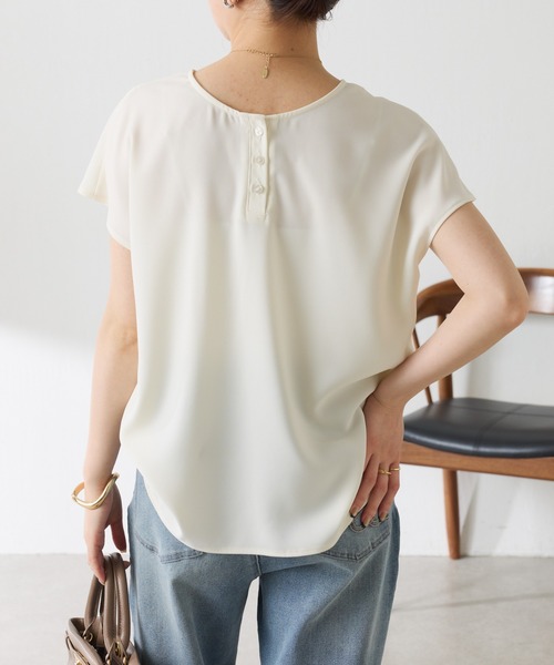 COLLAGE GALLARDAGALANTE（コラージュガリャルダガランテ）の「大人キレイ目フレンチロゴスリーブTシャツ/WEB限定（Tシャツ/カットソー・レディース・チャコールグレー/オフホワイト・FREE）」の6枚目の写真