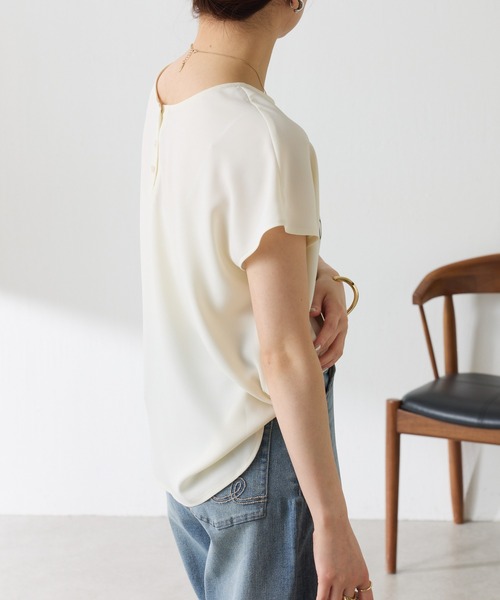 COLLAGE GALLARDAGALANTE（コラージュガリャルダガランテ）の「大人キレイ目フレンチロゴスリーブTシャツ/WEB限定（Tシャツ/カットソー・レディース・チャコールグレー/オフホワイト・FREE）」の7枚目の写真