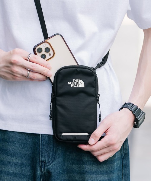 Rocky Monroe(ロッキーモンロー)の「THE NORTH FACE ザ・ノースフェイス ASCEND MULTI TREKKING POUCH ワンポイントロゴミニショルダーバッグ(ショルダーバッグ・メンズ・ブラック/ライトベージュ/グレー・FREE)」の2枚目の写真