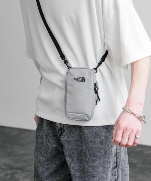 Rocky Monroe(ロッキーモンロー)の「THE NORTH FACE ザ・ノースフェイス ASCEND MULTI TREKKING POUCH ワンポイントロゴミニショルダーバッグ(ショルダーバッグ・メンズ・ブラック/ライトベージュ/グレー・FREE)」の4枚目の写真