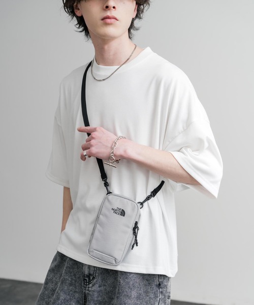 Rocky Monroe(ロッキーモンロー)の「THE NORTH FACE ザ・ノースフェイス ASCEND MULTI TREKKING POUCH ワンポイントロゴミニショルダーバッグ(ショルダーバッグ・メンズ・ブラック/ライトベージュ/グレー・FREE)」の5枚目の写真