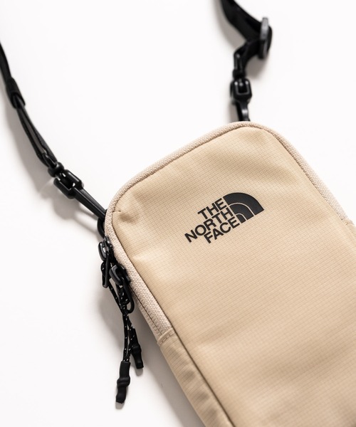 Rocky Monroe(ロッキーモンロー)の「THE NORTH FACE ザ・ノースフェイス ASCEND MULTI TREKKING POUCH ワンポイントロゴミニショルダーバッグ(ショルダーバッグ・メンズ・ブラック/ライトベージュ/グレー・FREE)」の16枚目の写真