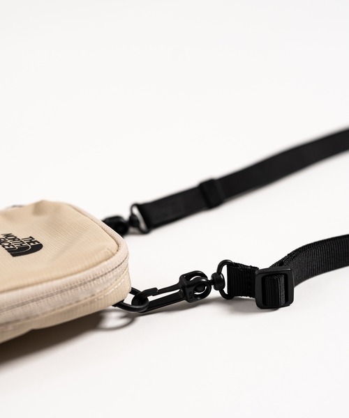 Rocky Monroe(ロッキーモンロー)の「THE NORTH FACE ザ・ノースフェイス ASCEND MULTI TREKKING POUCH ワンポイントロゴミニショルダーバッグ(ショルダーバッグ・メンズ・ブラック/ライトベージュ/グレー・FREE)」の18枚目の写真