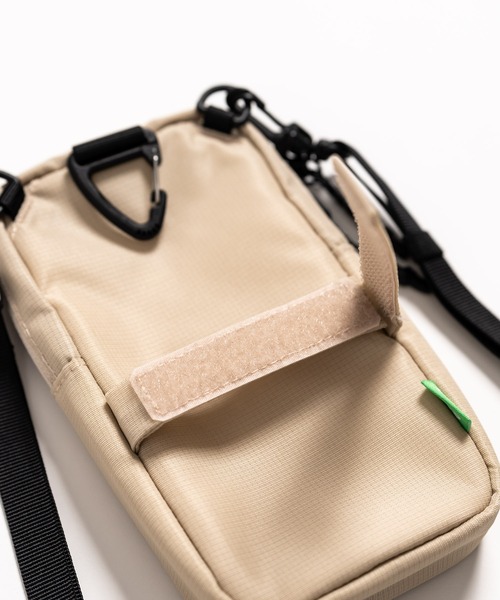 Rocky Monroe(ロッキーモンロー)の「THE NORTH FACE ザ・ノースフェイス ASCEND MULTI TREKKING POUCH ワンポイントロゴミニショルダーバッグ(ショルダーバッグ・メンズ・ブラック/ライトベージュ/グレー・FREE)」の20枚目の写真