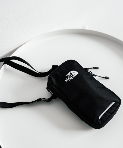 Rocky Monroe(ロッキーモンロー)の「THE NORTH FACE ザ・ノースフェイス ASCEND MULTI TREKKING POUCH ワンポイントロゴミニショルダーバッグ(ショルダーバッグ・メンズ・ブラック/ライトベージュ/グレー・FREE)」の12枚目の写真