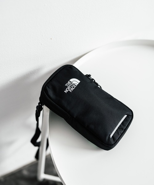 Rocky Monroe(ロッキーモンロー)の「THE NORTH FACE ザ・ノースフェイス ASCEND MULTI TREKKING POUCH ワンポイントロゴミニショルダーバッグ(ショルダーバッグ・メンズ・ブラック/ライトベージュ/グレー・FREE)」の14枚目の写真
