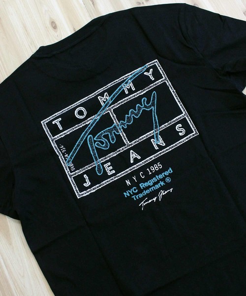 TOMMY HILFIGER(トミーヒルフィガー)の「TMJ レギュラーサインスプレー SS バックプリントTシャツ(Tシャツ/カットソー・メンズ・ブラック/ナチュラル・XL/L/M)」の13枚目の写真