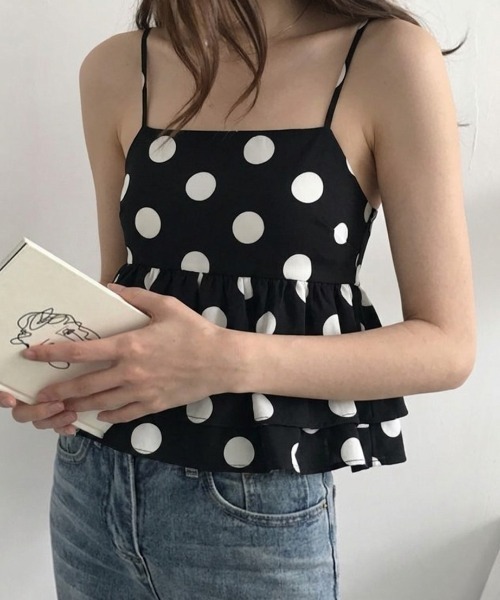 Ritzy(リッツィー)の「ドット柄 フリルデザイン キャミソールトップス(キャミソール・レディース・ブラック/ホワイト/モカ/イエロー・M/L)」の10枚目の写真