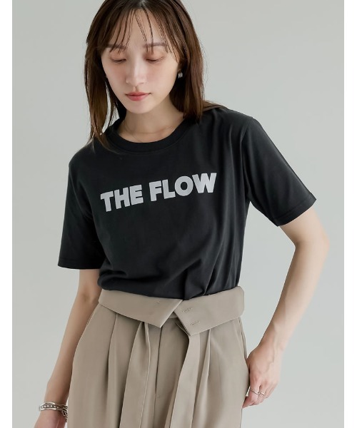 Re:EDIT（リエディ）の「[2026 SUMMER COLLECTION][UVカット][接触冷感]プレーティング天竺フロッキーロゴプリントTシャツ（Tシャツ/カットソー・レディース・ブラック/ホワイト×ブラック/ホワイト×ネイビー/チャコール/ベージュ/レッド・MEDIUM/LARGE）」の9枚目の写真