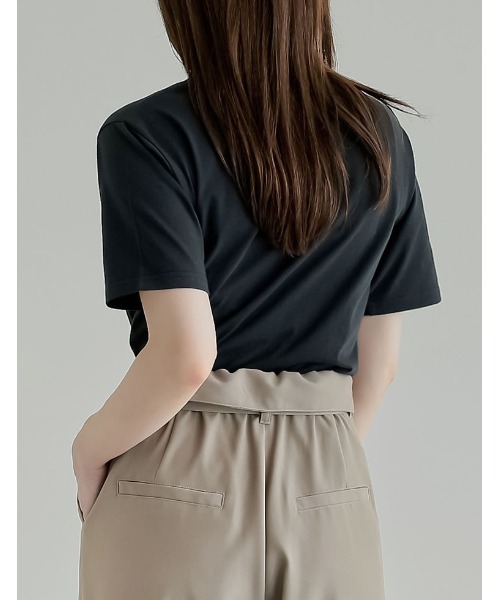 Re:EDIT（リエディ）の「[2026 SUMMER COLLECTION][UVカット][接触冷感]プレーティング天竺フロッキーロゴプリントTシャツ（Tシャツ/カットソー・レディース・ブラック/ホワイト×ブラック/ホワイト×ネイビー/チャコール/ベージュ/レッド・MEDIUM/LARGE）」の10枚目の写真