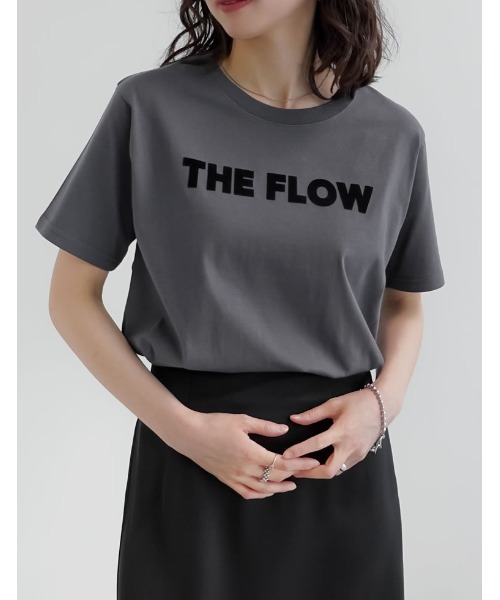 Re:EDIT（リエディ）の「[2026 SUMMER COLLECTION][UVカット][接触冷感]プレーティング天竺フロッキーロゴプリントTシャツ（Tシャツ/カットソー・レディース・ブラック/ホワイト×ブラック/ホワイト×ネイビー/チャコール/ベージュ/レッド・MEDIUM/LARGE）」の18枚目の写真