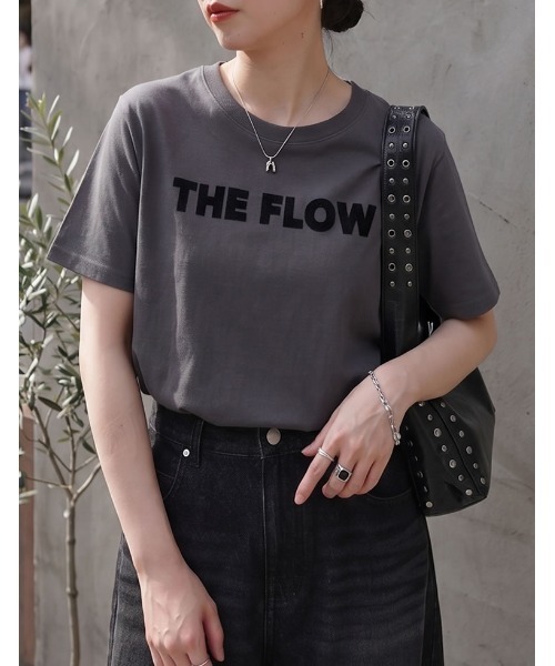 Re:EDIT（リエディ）の「[2026 SUMMER COLLECTION][UVカット][接触冷感]プレーティング天竺フロッキーロゴプリントTシャツ（Tシャツ/カットソー・レディース・ブラック/ホワイト×ブラック/ホワイト×ネイビー/チャコール/ベージュ/レッド・MEDIUM/LARGE）」の16枚目の写真