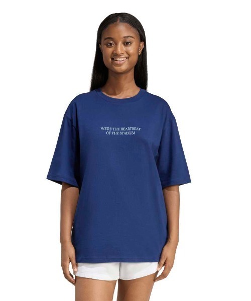 adidas(アディダス)の「アディダス adidas スタジアム オーバーサイズ グラフィック Tシャツ(Tシャツ/カットソー・レディース・オフホワイト/ネイビー・M/L/XL/S)」の7枚目の写真