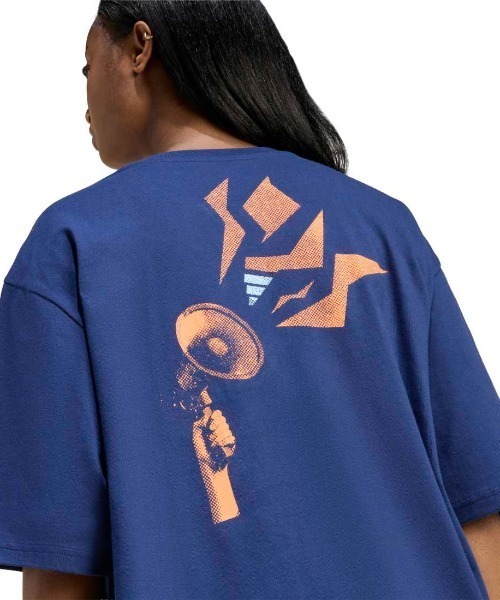 adidas(アディダス)の「アディダス adidas スタジアム オーバーサイズ グラフィック Tシャツ(Tシャツ/カットソー・レディース・オフホワイト/ネイビー・M/L/XL/S)」の10枚目の写真