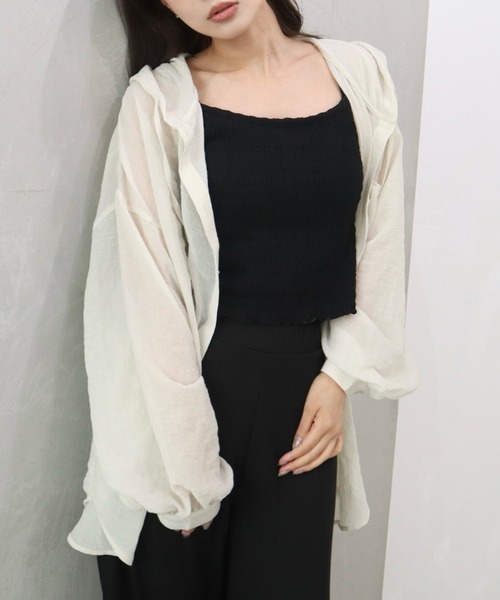 CECIL McBEE(セシルマクビー)の「ボリューム袖フーディーシャツ(シャツ/ブラウス・レディース・オフホワイト/ライトベージュ/ブラック・MEDIUM/LARGE)」の3枚目の写真