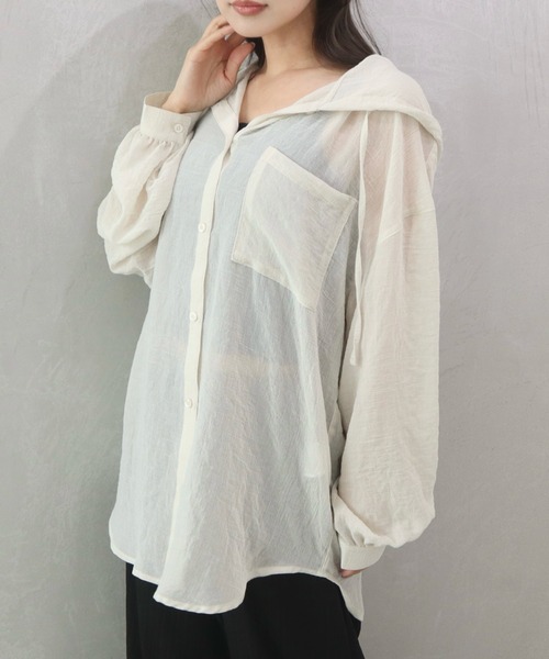 CECIL McBEE(セシルマクビー)の「ボリューム袖フーディーシャツ(シャツ/ブラウス・レディース・オフホワイト/ライトベージュ/ブラック・MEDIUM/LARGE)」の6枚目の写真