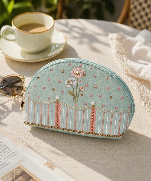 artipur COTTAGE》- アンティークフラワー刺繍アーチポーチ -小花刺繍