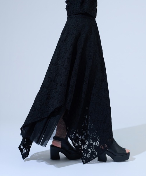 Ellno de Mavie(エルノデメヴィ)の「アシンメトリーフレアレーススカート/SETUP対応(スカート・レディース・パープル/ブラック/ブルー・FREE)」の6枚目の写真