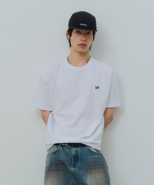 DESIRED(デシレッド)の「ロゴ半袖Tシャツ-FBSK5801D01(Tシャツ/カットソー・メンズ・ホワイト・MEDIUM/LARGE/X-LARGE)」の2枚目の写真
