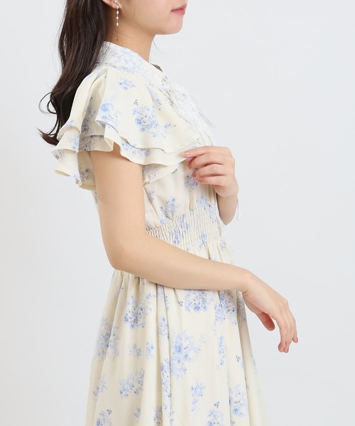 ASTORIA ODIER(アストリアオディール)の「レースボウタイ花柄ワンピース(ワンピース・レディース・ベージュ/アイボリー/ホワイト・MEDIUM/SMALL)」の16枚目の写真