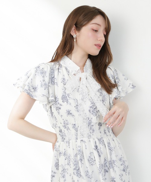 ASTORIA ODIER(アストリアオディール)の「レースボウタイ花柄ワンピース(ワンピース・レディース・ベージュ/アイボリー/ホワイト・MEDIUM/SMALL)」の9枚目の写真
