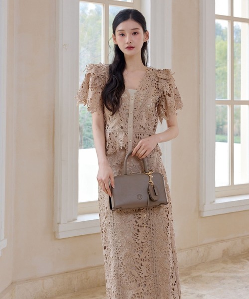 polaura(ポローラ)の「アリュールレースラッフルブラウス(シャツ/ブラウス・レディース・ネイビー/サックスブルー/ブルーグレー/ホワイト/ベージュ・FREE)」の22枚目の写真