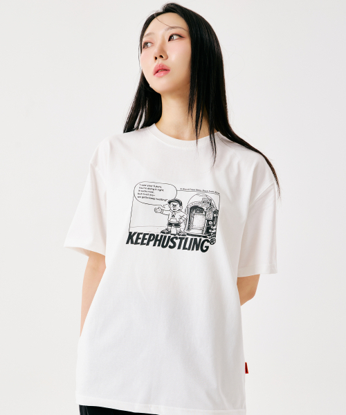 KEEPHUSTLING(キープハッスリング)の「君の未来を見てきた! グラフィック ビッグシルエットT(ホワイト)(Tシャツ/カットソー・レディース・ホワイト・MEDIUM/LARGE/X-LARGE)」の3枚目の写真