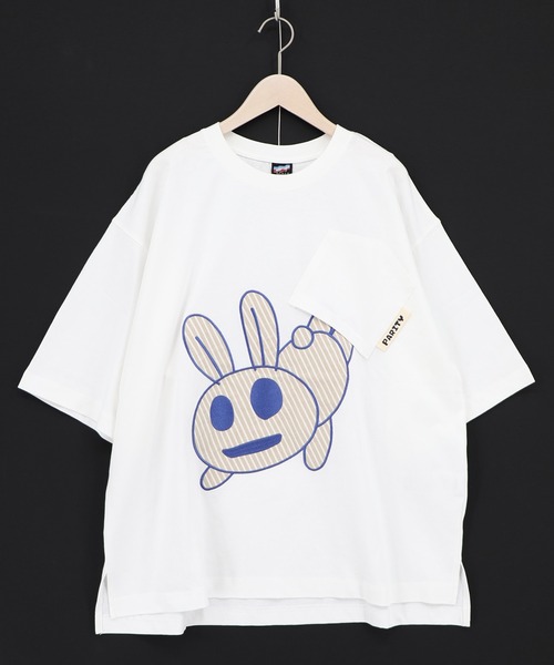 ScoLar Parity(スカラーパリティ)の「362112:ポケットからこぼれウサギ アップリケTシャツ(Tシャツ/カットソー・レディース・サックスブルー/ネイビー/オフホワイト・M)」の2枚目の写真