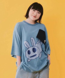 ScoLar Parity（スカラーパリティ）の「362112：ポケットからこぼれウサギ アップリケTシャツ（Tシャツ/カットソー）」
