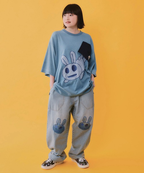 ScoLar Parity(スカラーパリティ)の「362112:ポケットからこぼれウサギ アップリケTシャツ(Tシャツ/カットソー・レディース・サックスブルー/ネイビー/オフホワイト・M)」の4枚目の写真