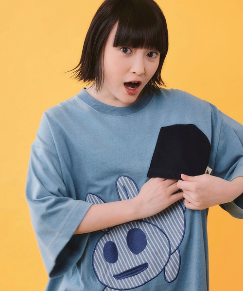 ScoLar Parity(スカラーパリティ)の「362112:ポケットからこぼれウサギ アップリケTシャツ(Tシャツ/カットソー・レディース・サックスブルー/ネイビー/オフホワイト・M)」の9枚目の写真