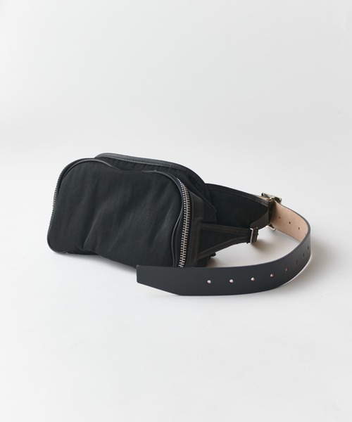 Lui's(ルイス)の「MICHELLE BODY BAG / CERATO BRIGHT H(ショルダーバッグ・メンズ・ブラック・FREE)」の1枚目の写真